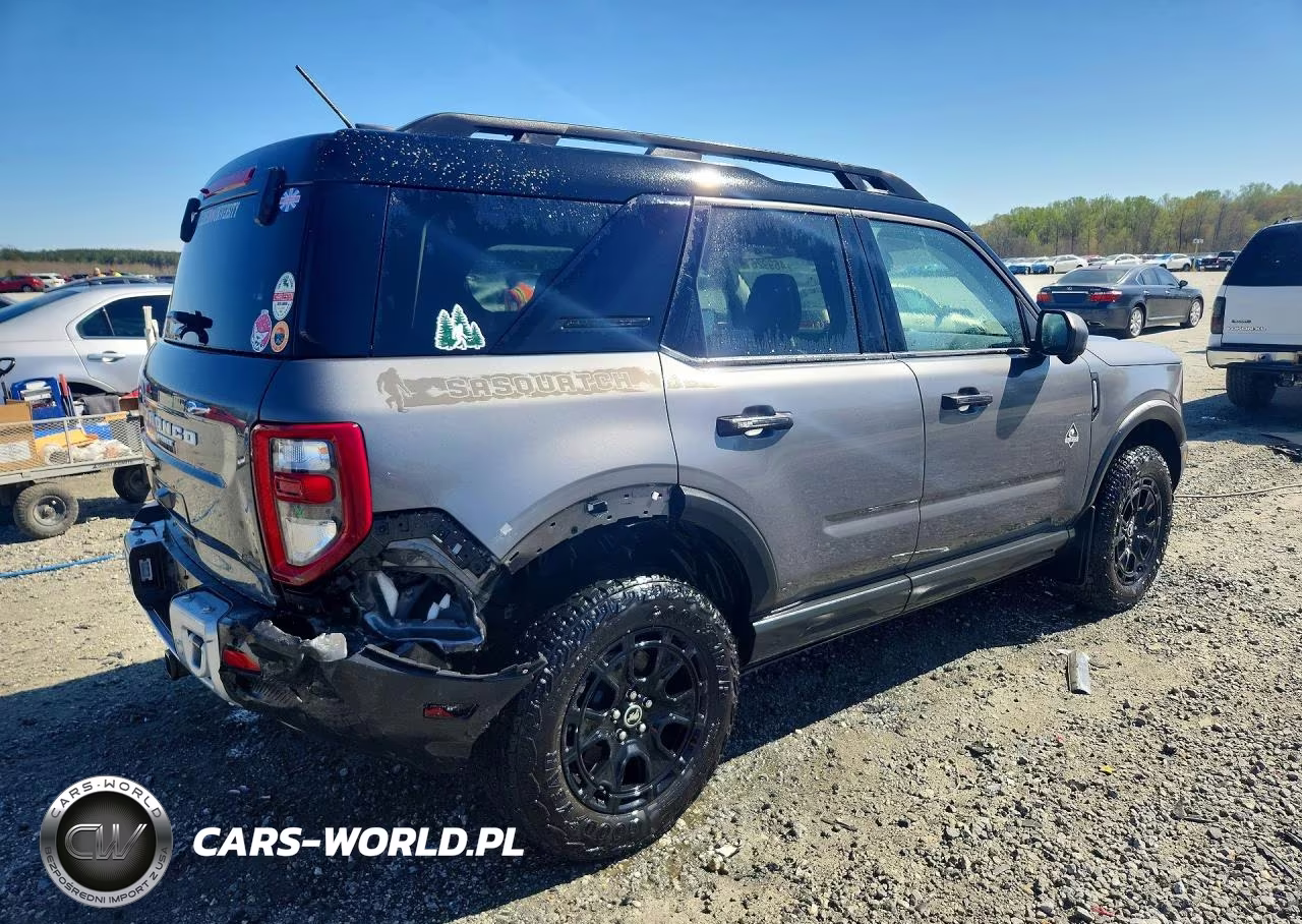 2025 Ford Bronco Sport Outer Banks VIN:3FMCR9CN1SRE36319 - 3