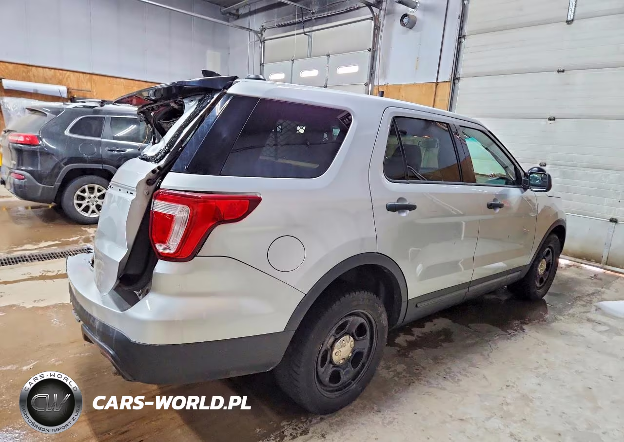 2016 Ford Explorer Police VIN:1FM5K8AT7GGA46882 - 3