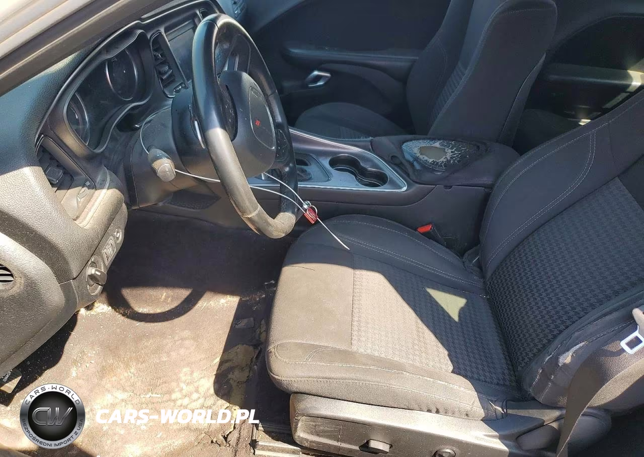 2018 Dodge Challenger Sxt VIN:2C3CDZAG3JH255566 - 7