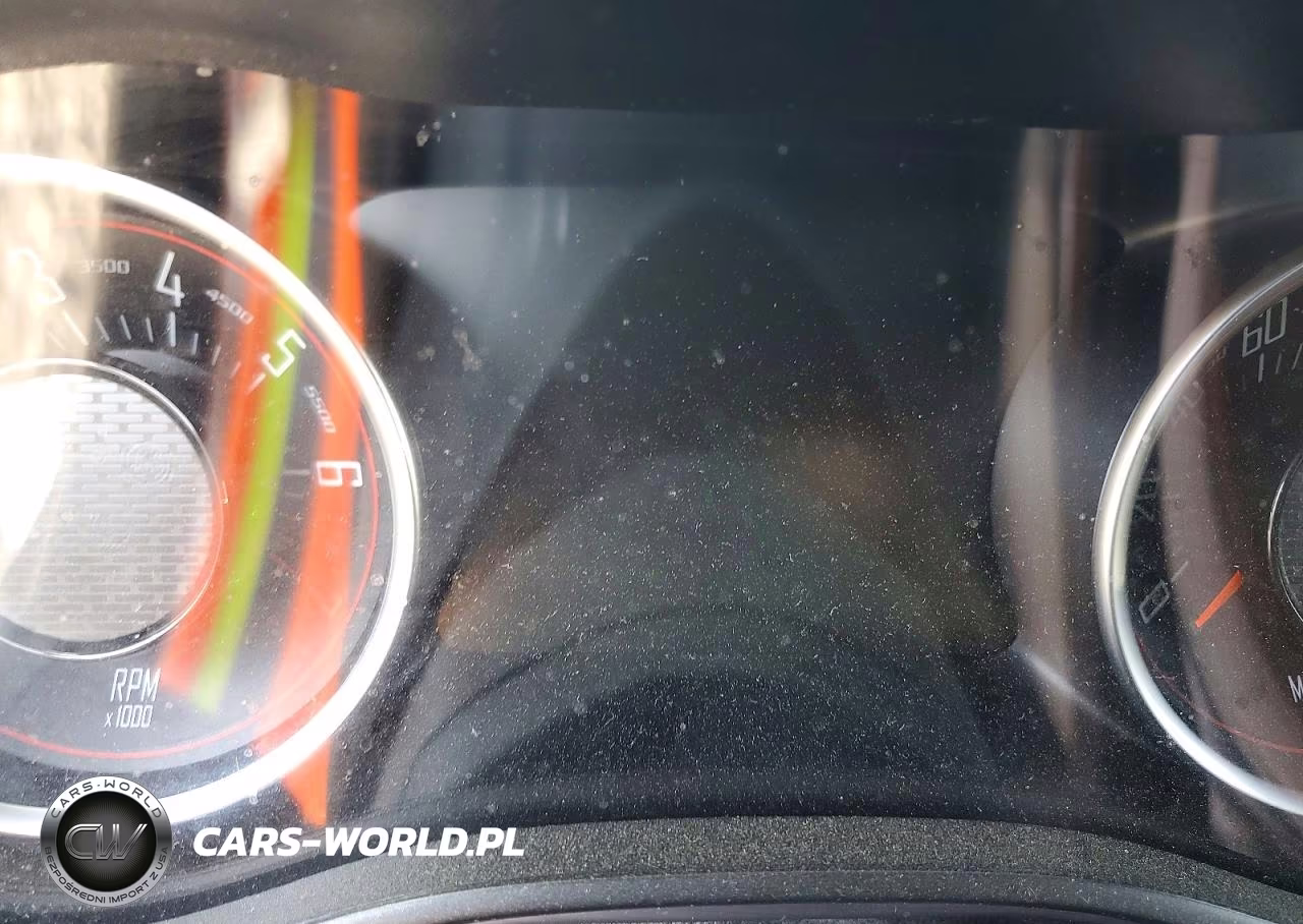 2018 Dodge Challenger Sxt VIN:2C3CDZAG3JH255566 - 9