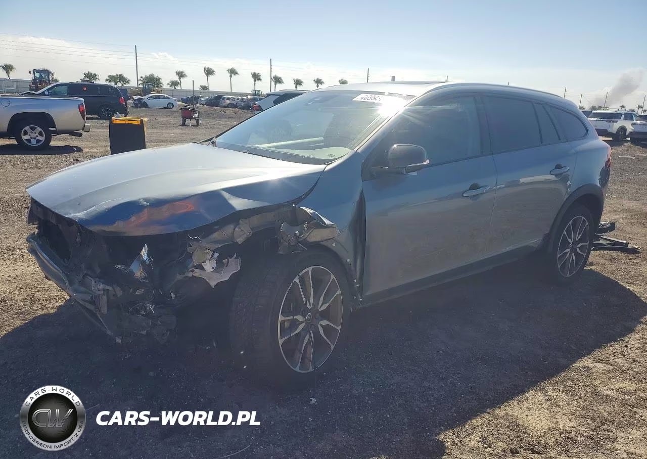 2018 Volvo V60 Cross Country Premier