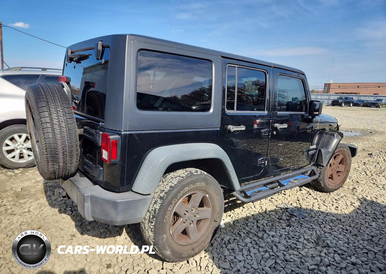 2014 Jeep Wrangler Unlimited Sport VIN:1C4BJWDG4EL270208 - 3