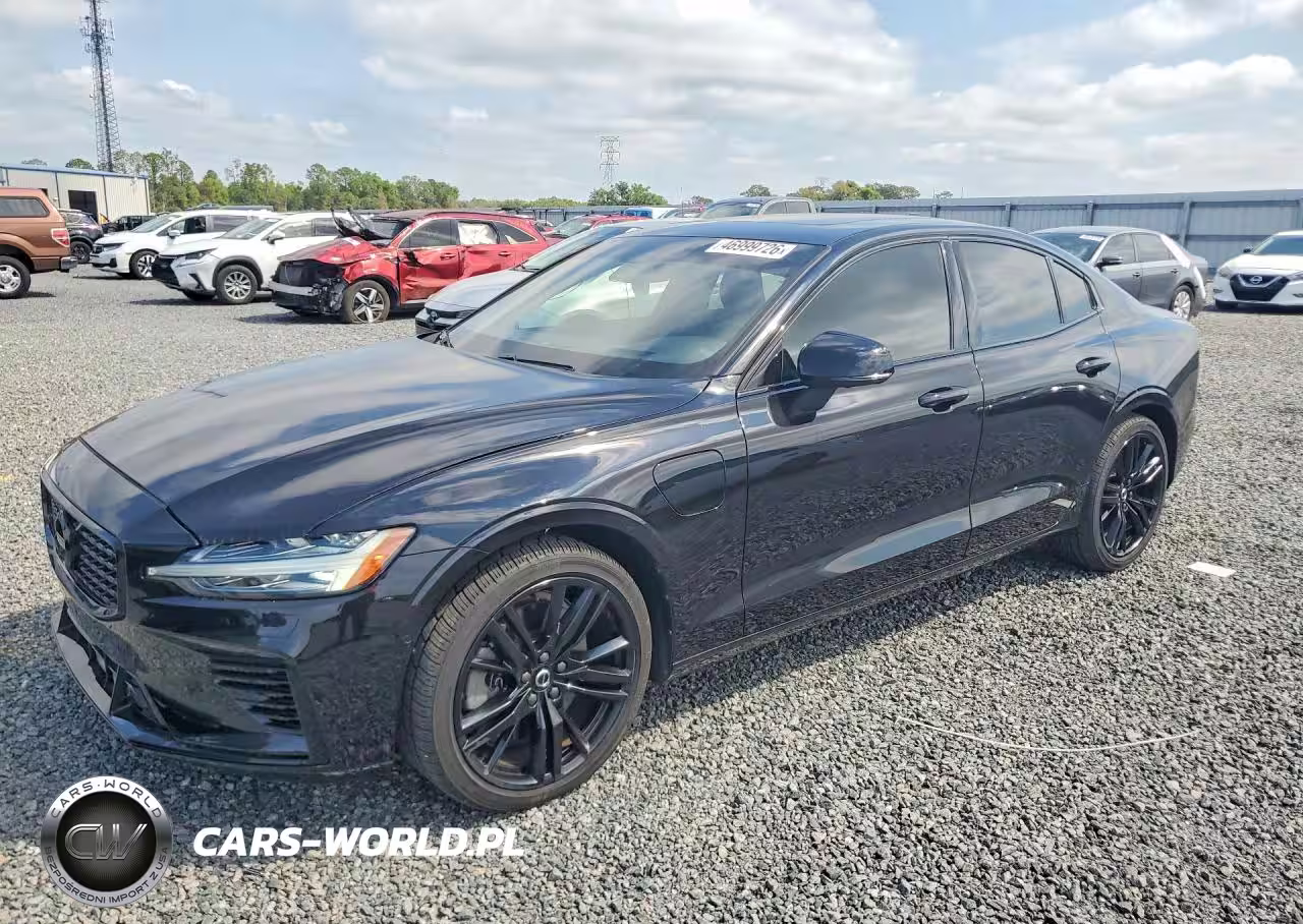 2022 Volvo S60 T8 Recharge R-Design