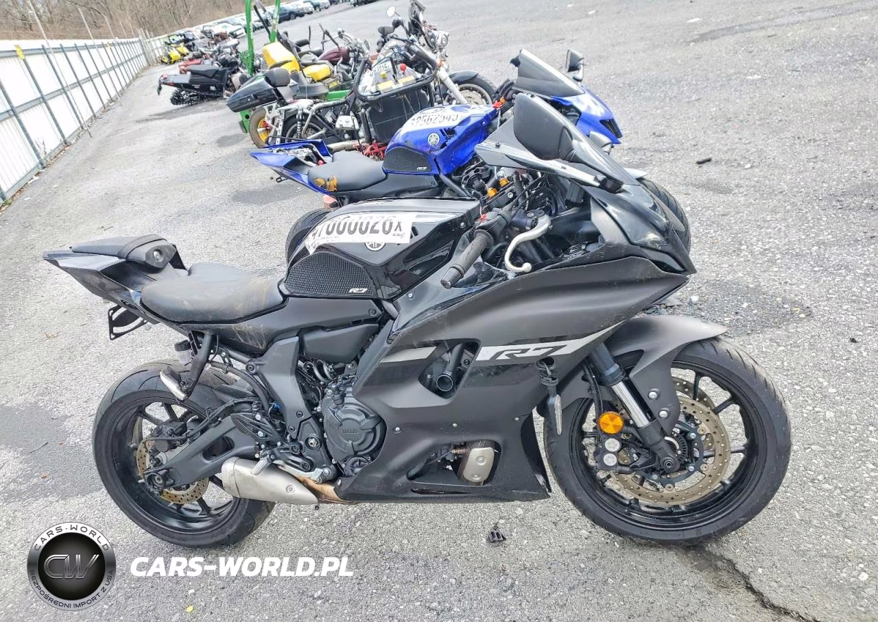 2024 Yamaha Yzfr7