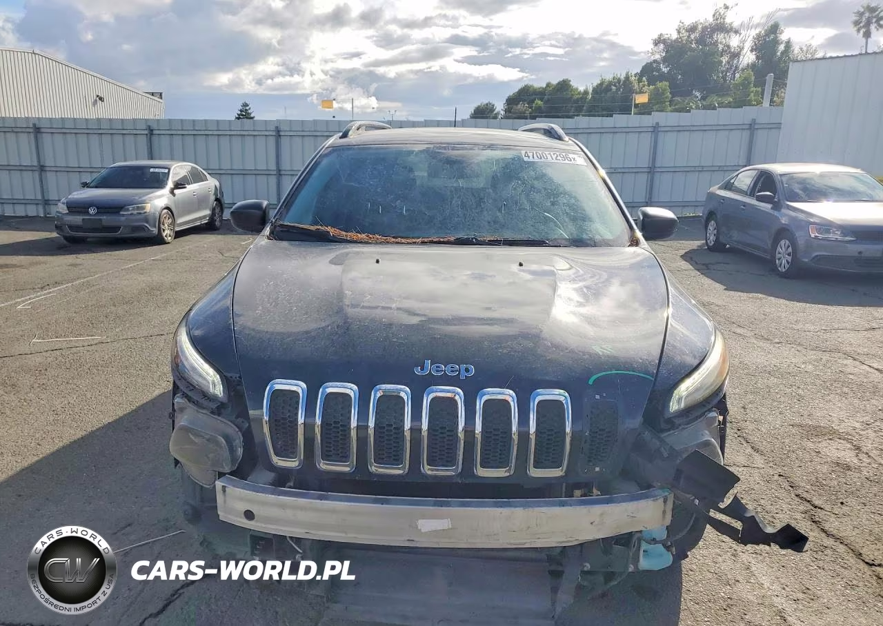 2016 Jeep Cherokee Sport VIN:1C4PJLABXGW355424 - 5