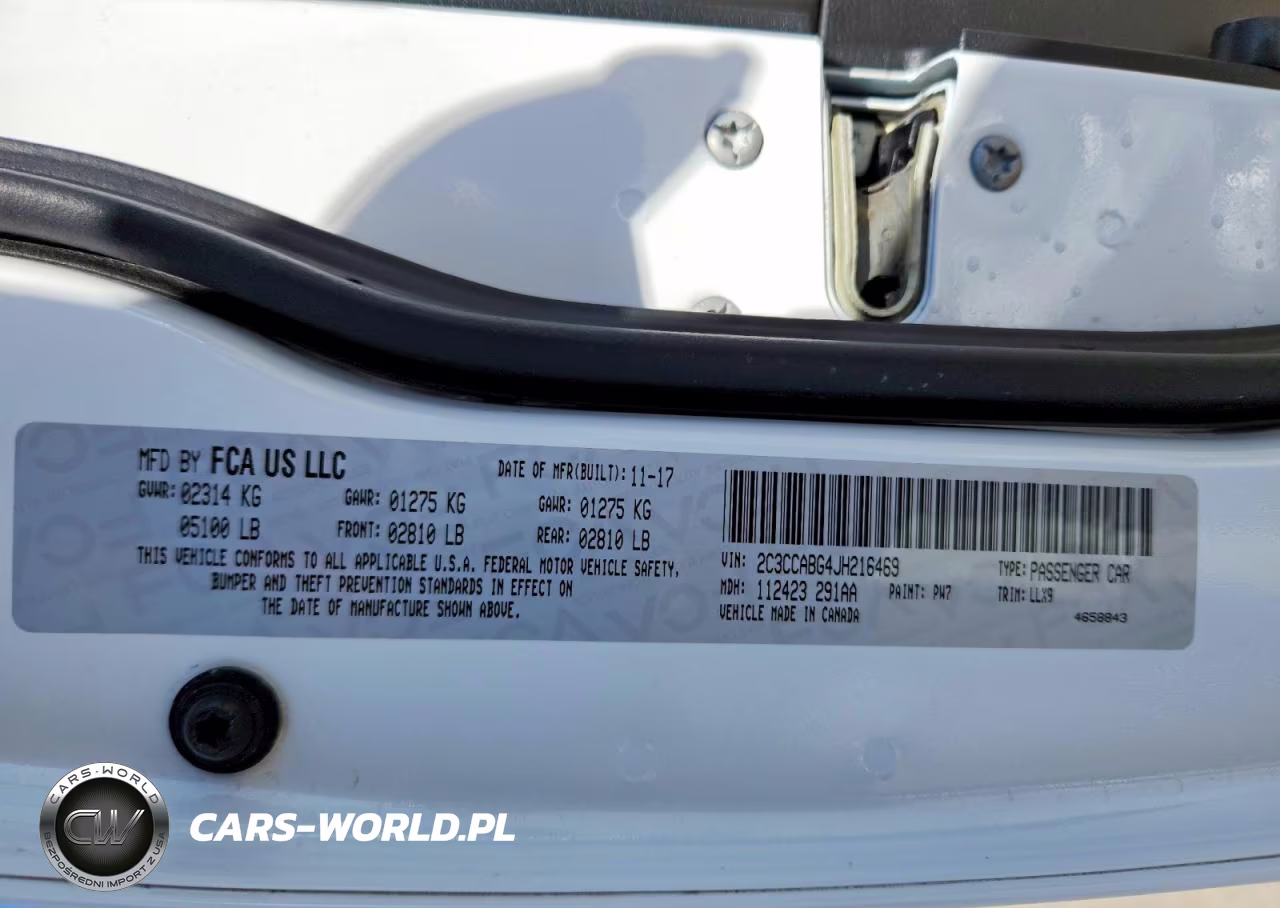 2018 Chrysler 300 S VIN:2C3CCABG4JH216469 - 13