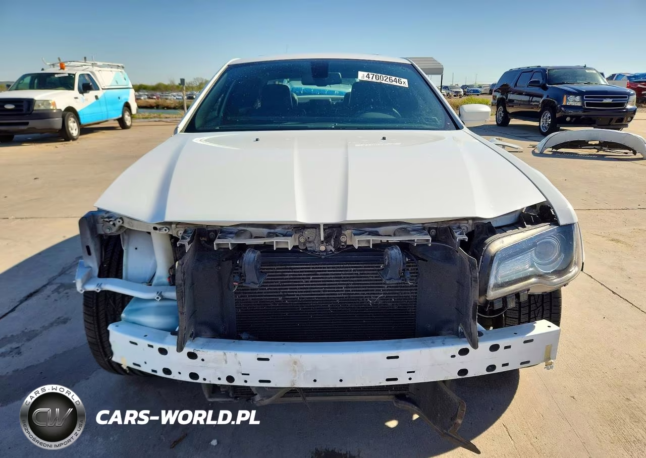 2018 Chrysler 300 S VIN:2C3CCABG4JH216469 - 5