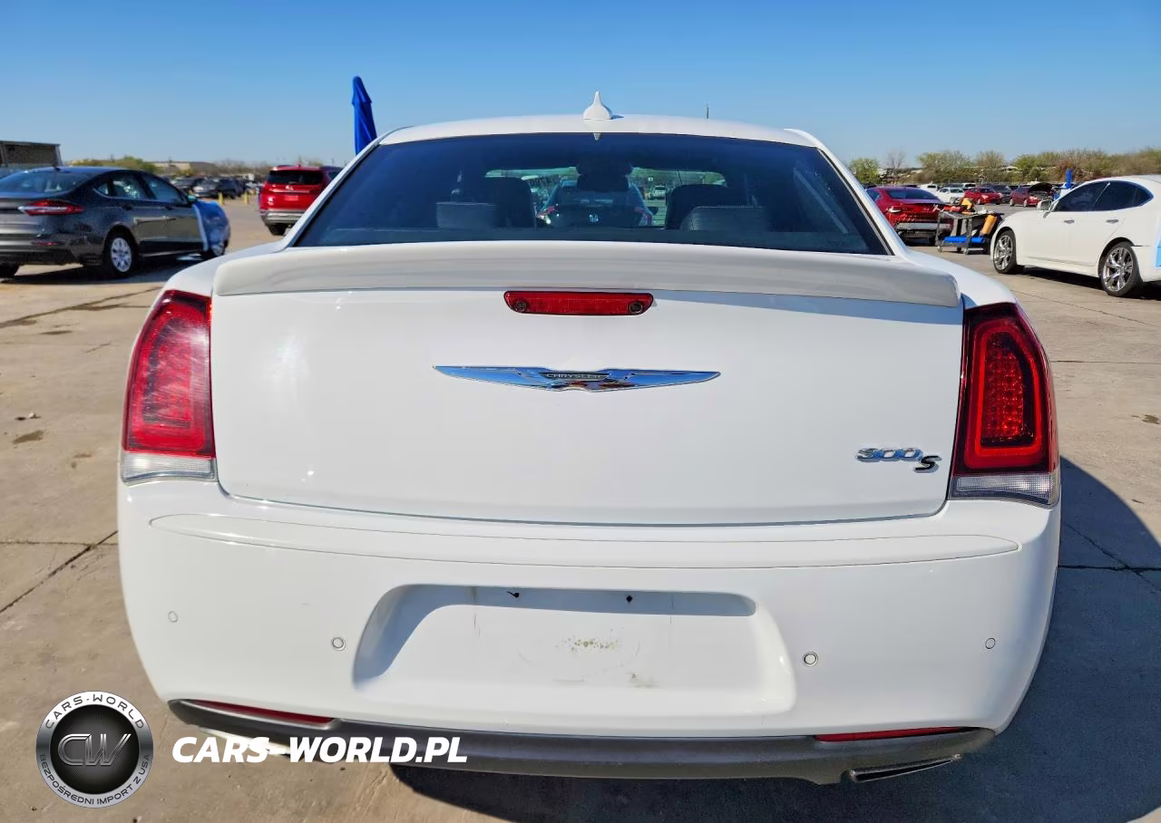 2018 Chrysler 300 S VIN:2C3CCABG4JH216469 - 6