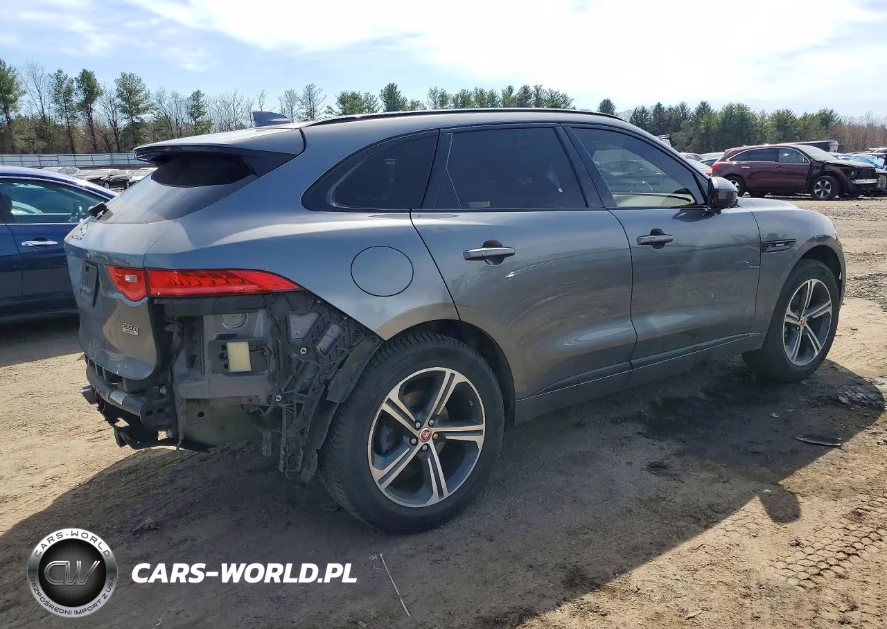 2017 Jaguar F-Pace R - Sport VIN:SADCL2BNXHA894303 - 3