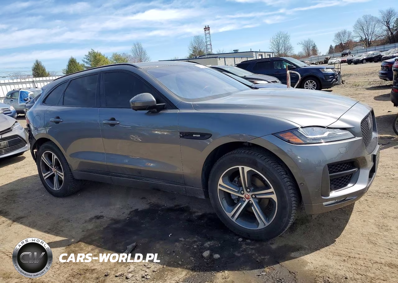 2017 Jaguar F-Pace R - Sport VIN:SADCL2BNXHA894303 - 4