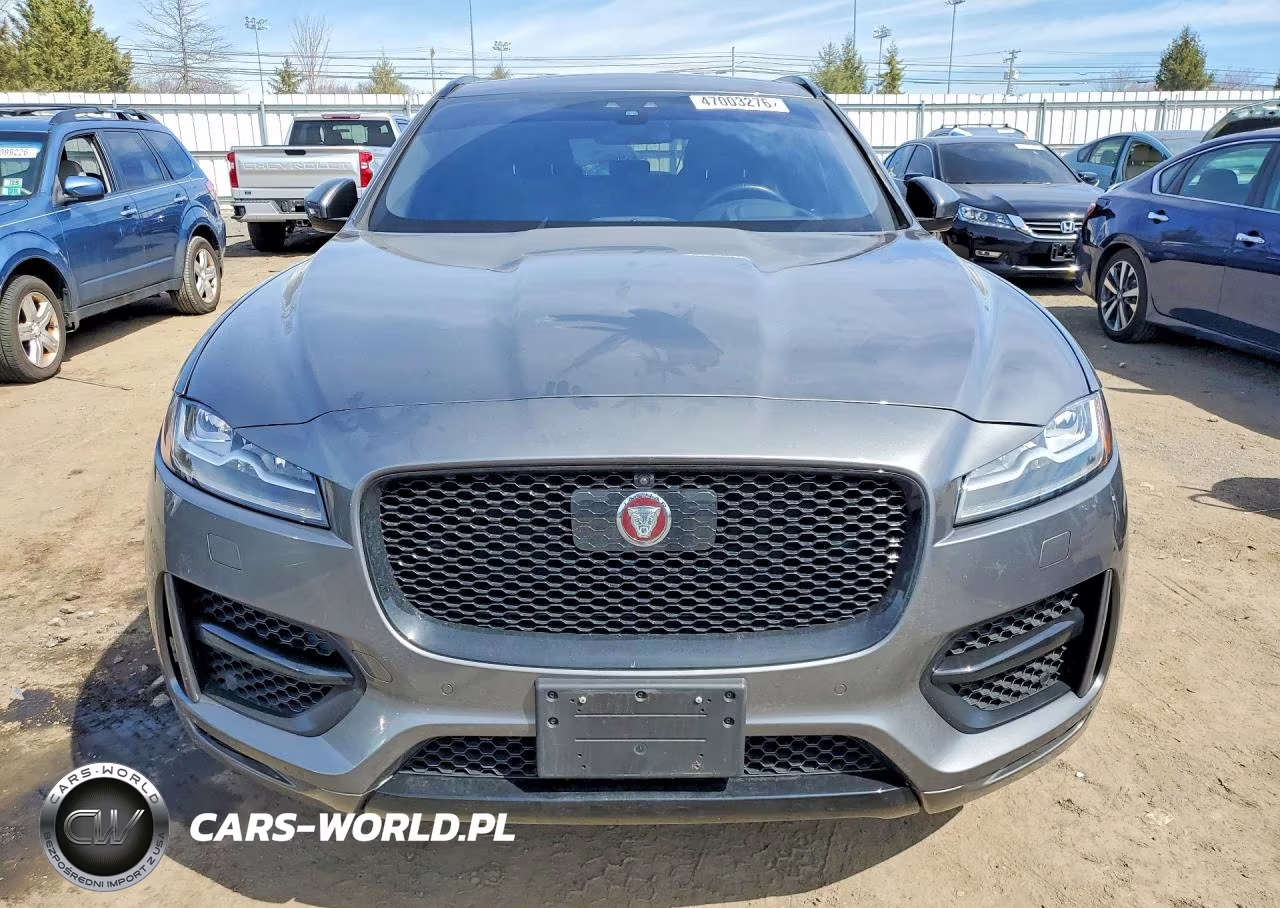 2017 Jaguar F-Pace R - Sport VIN:SADCL2BNXHA894303 - 5