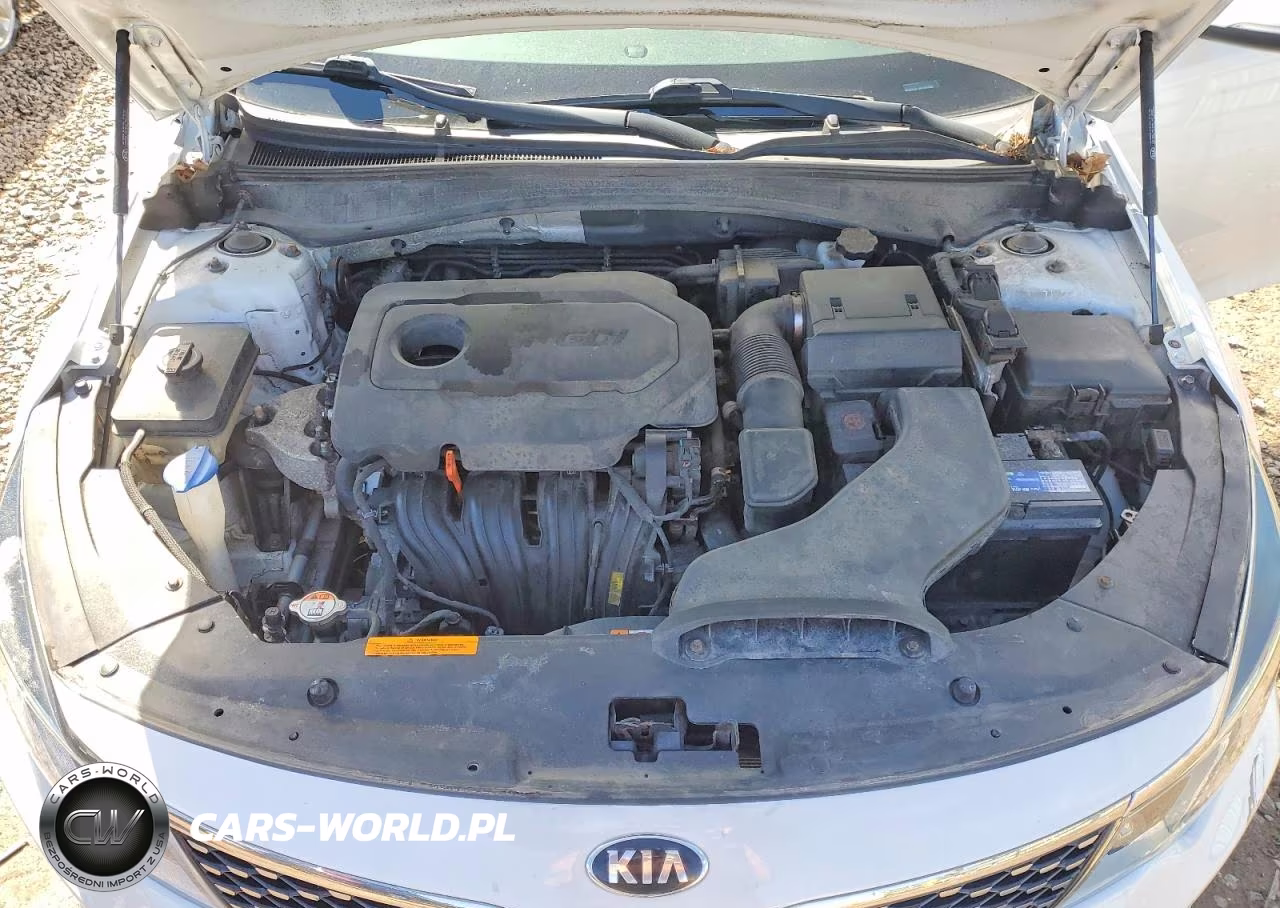 2018 Kia Optima S VIN:5XXGT4L39JG191002 - 11