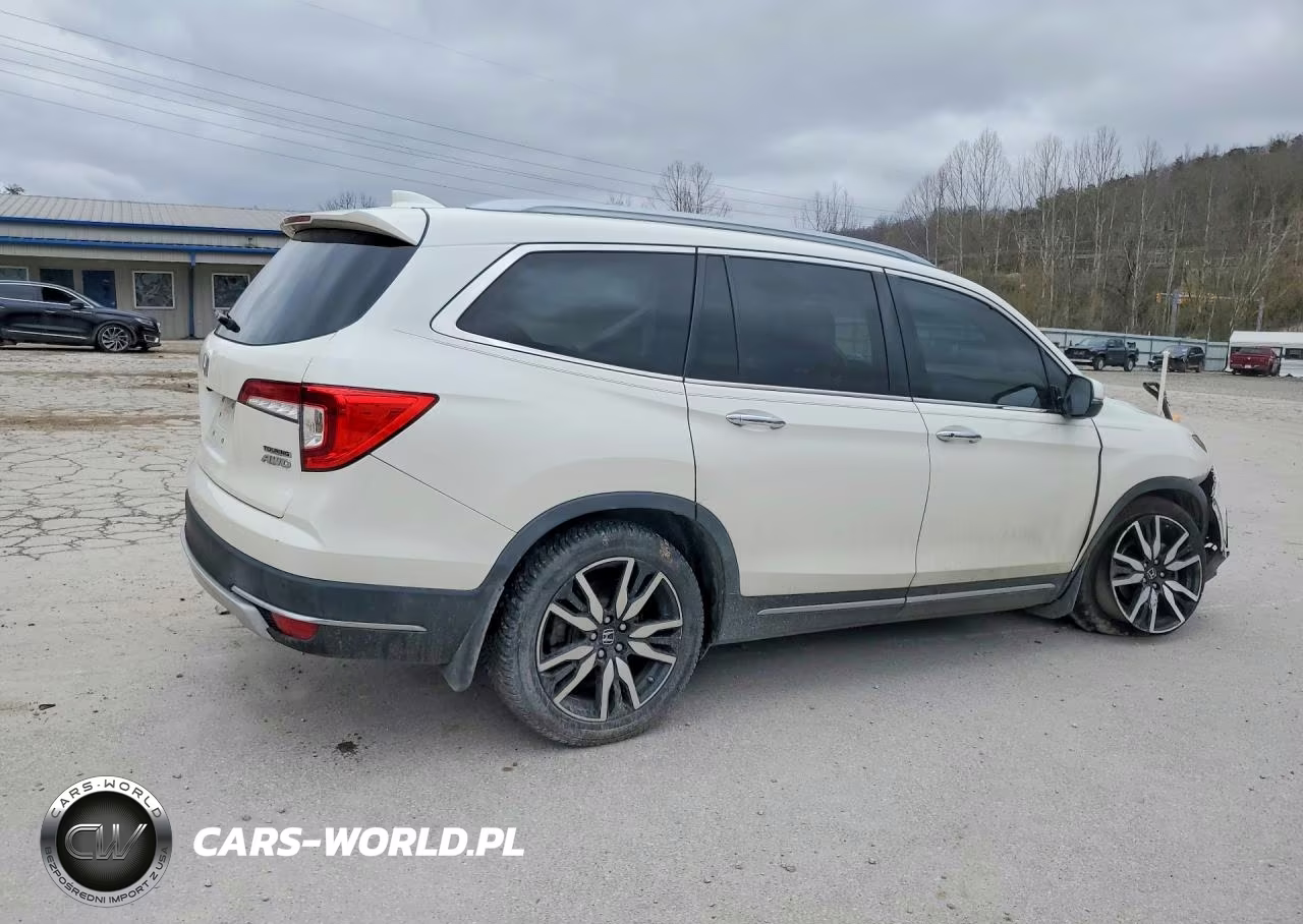 2019 Honda Pilot Touring VIN:5FNYF6H66KB059071 - 3