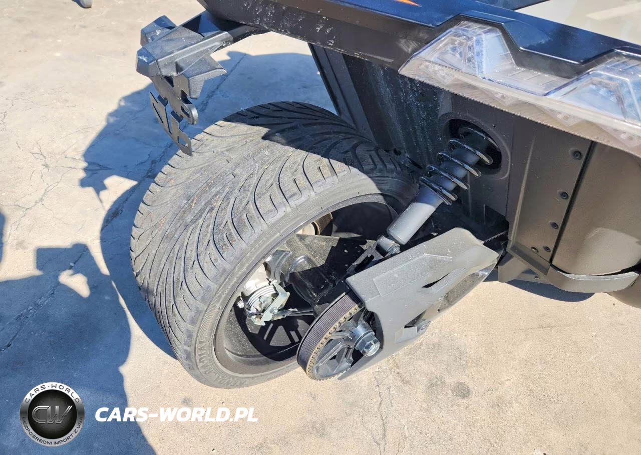 2022 Polaris Slingshot Slr VIN:57XAAFHB2N8149326 - 9