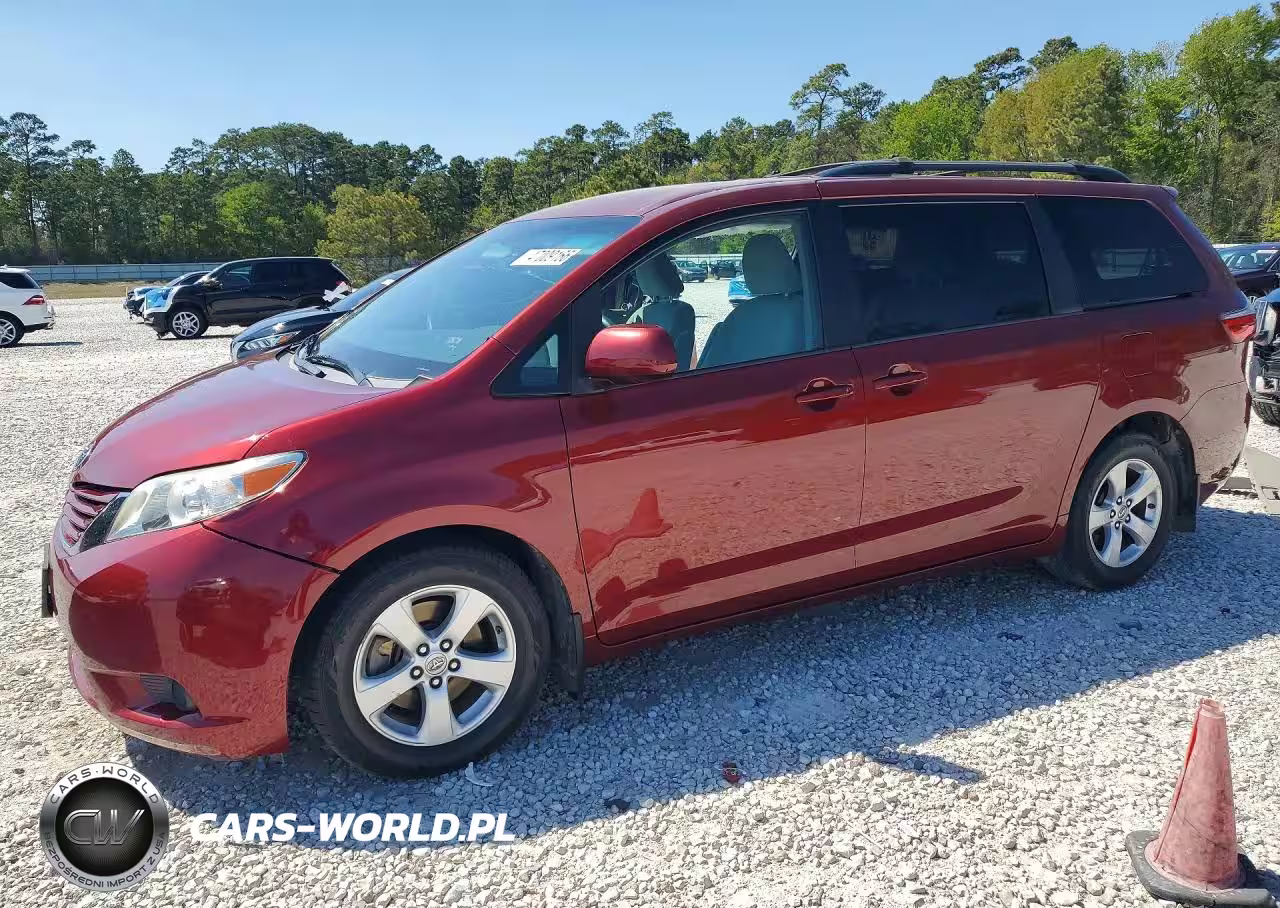 2016 Toyota Sienna Le 8-Passenger