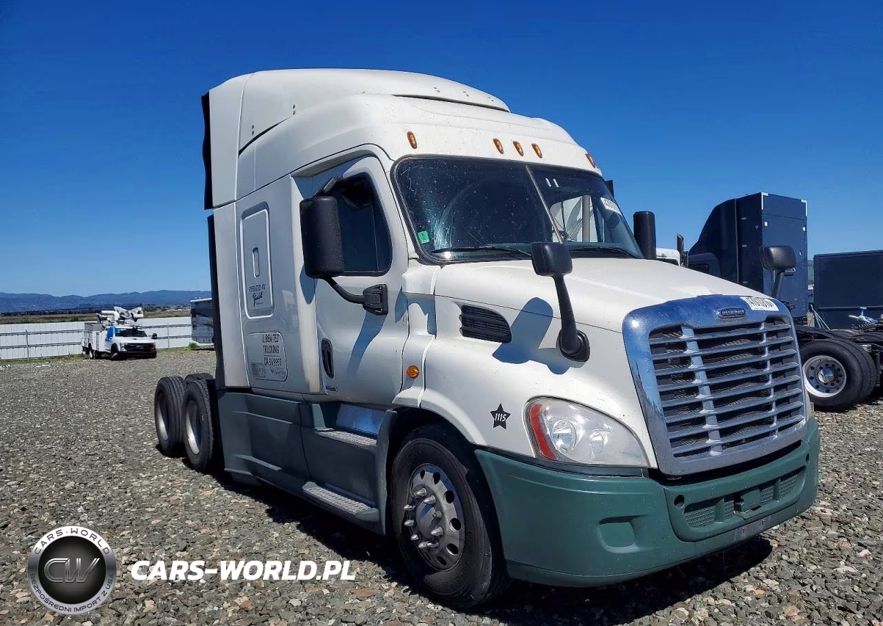 2016 Freightliner Cascadia 113 Semi Truck