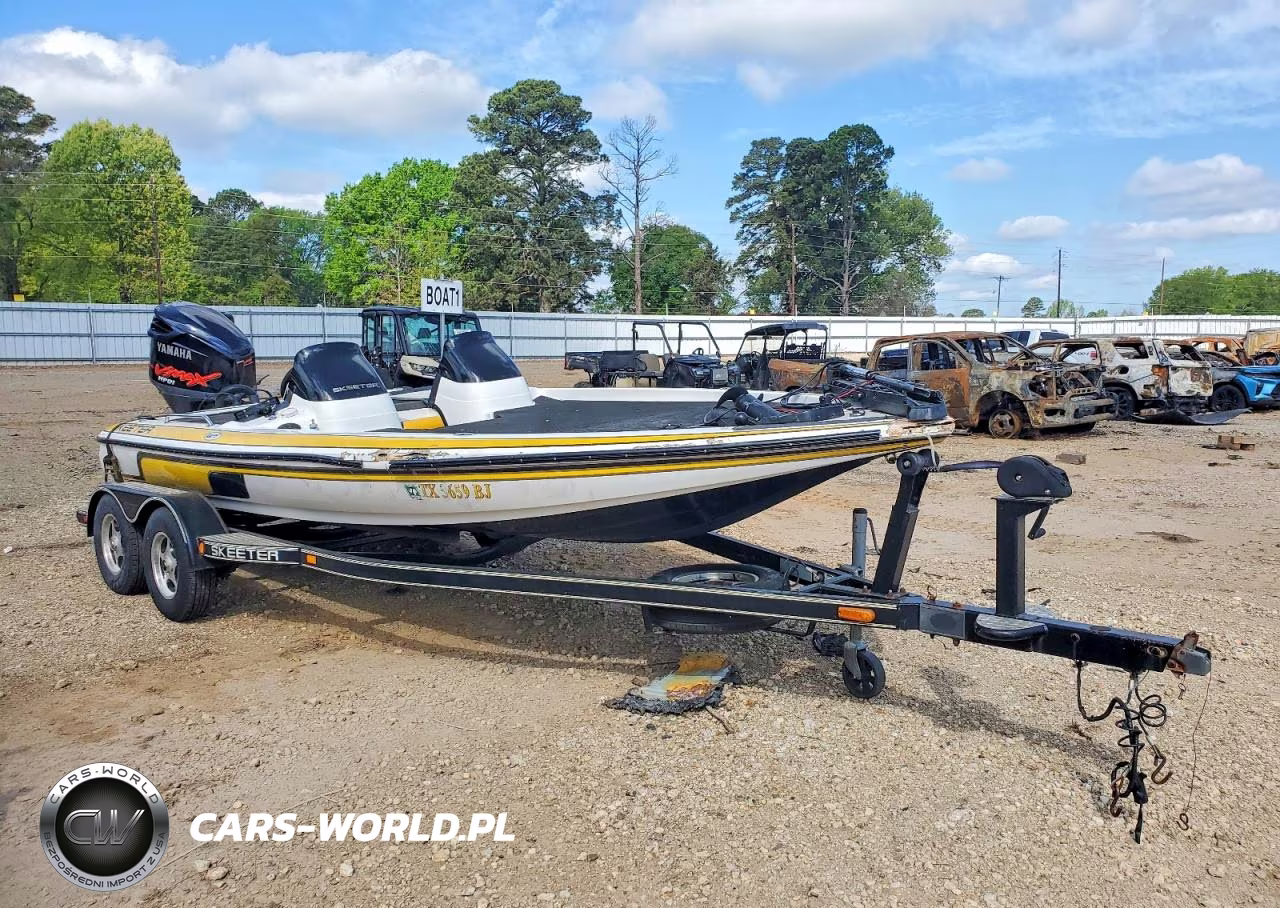 2004 Skeeter Boat - Boat