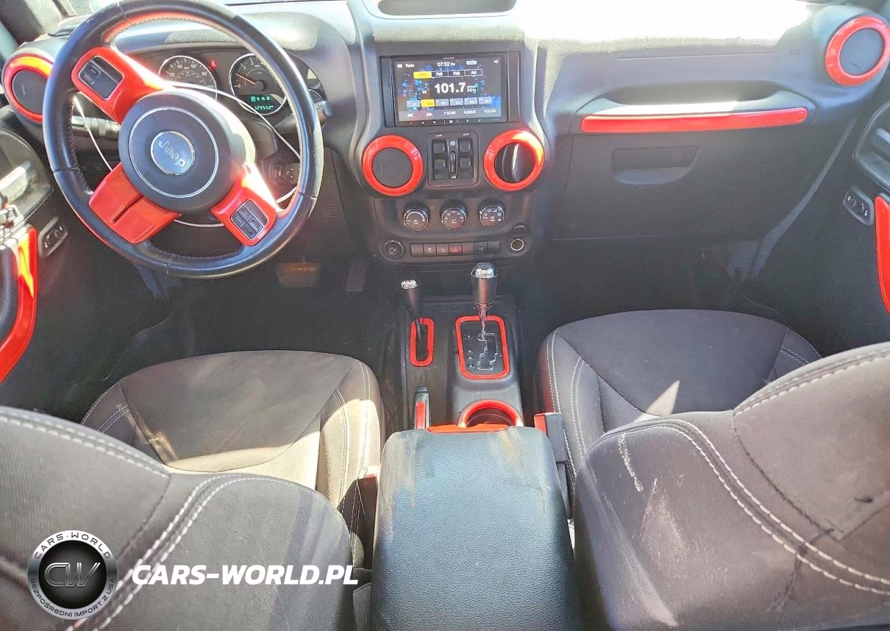 2015 Jeep Wrangler Unlimited Rubicon VIN:1C4BJWFG1FL595784 - 8