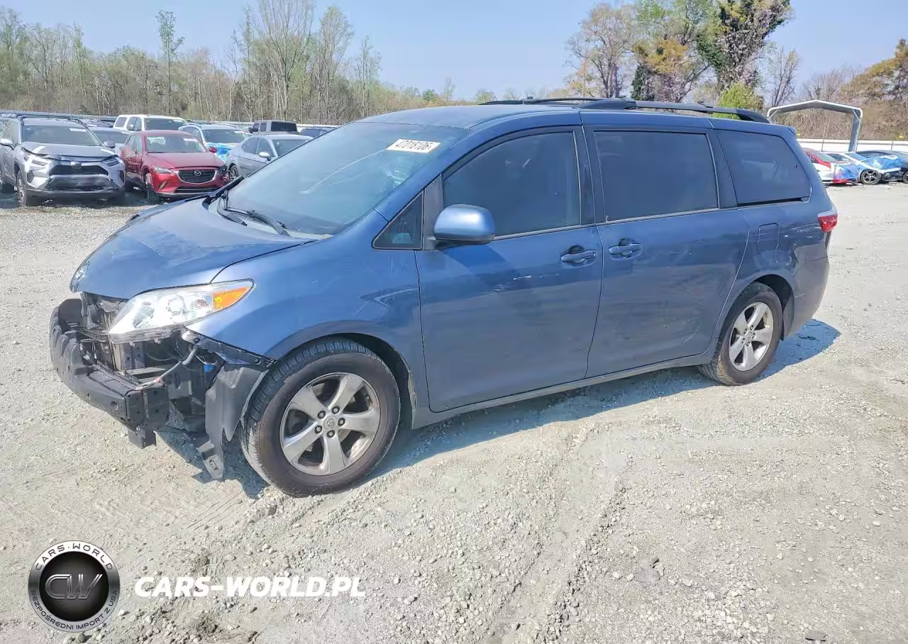2015 Toyota Sienna Le 8-Passenger