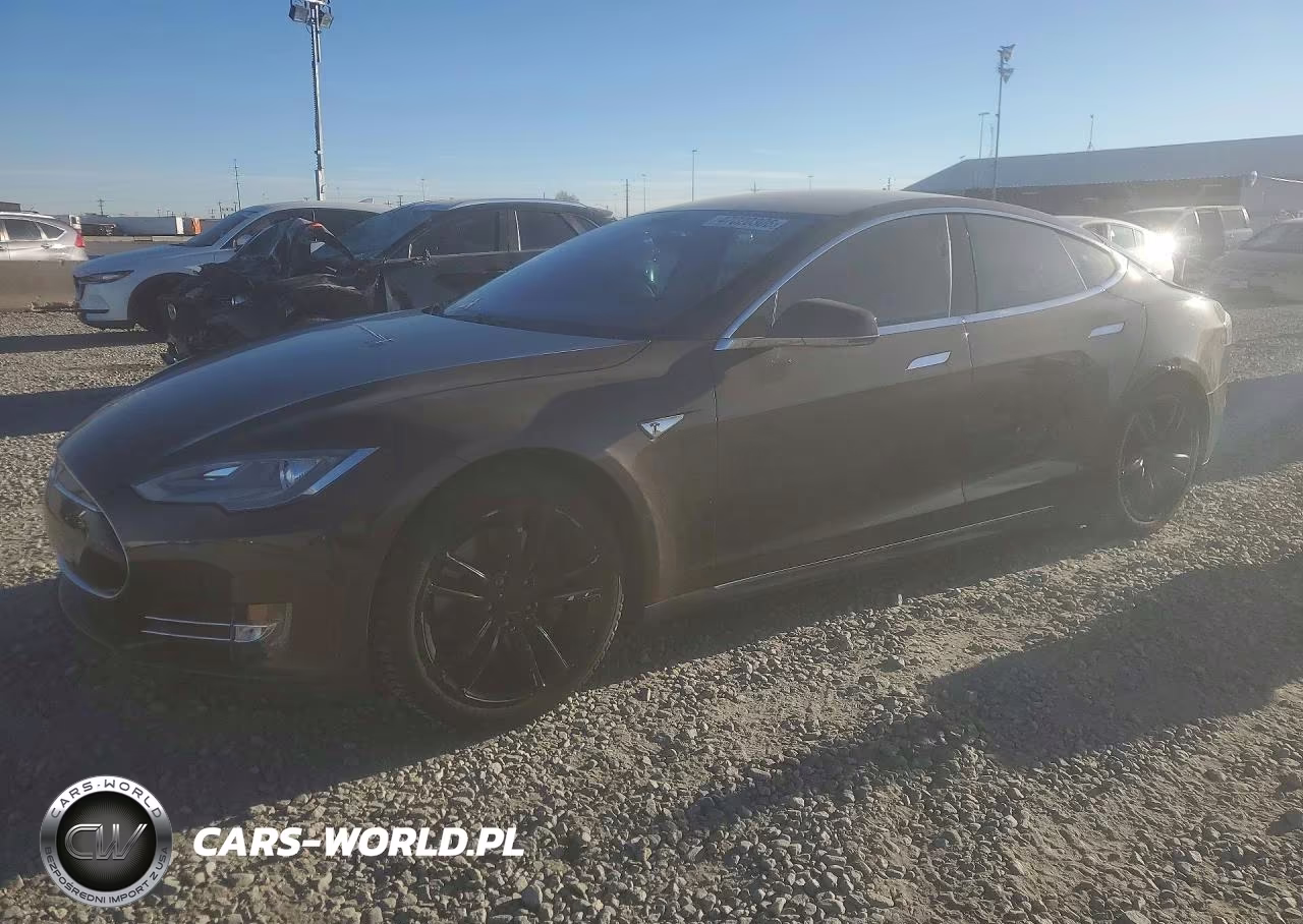 2014 Tesla Model S – zdjęcie 1 z 13
