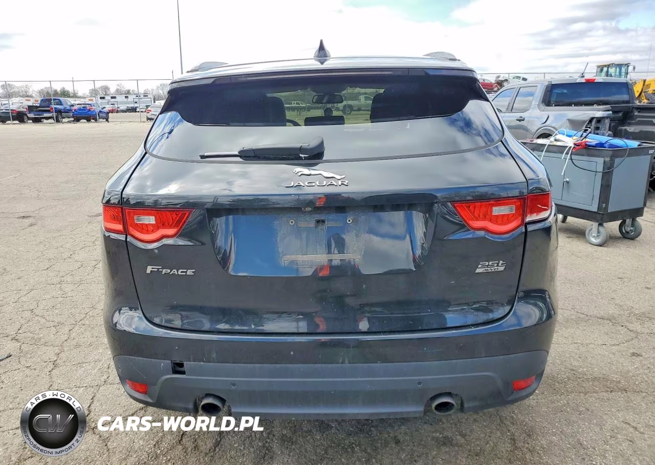 2018 Jaguar F-Pace R - Sport VIN:SADCL2FX4JA254024 - 6