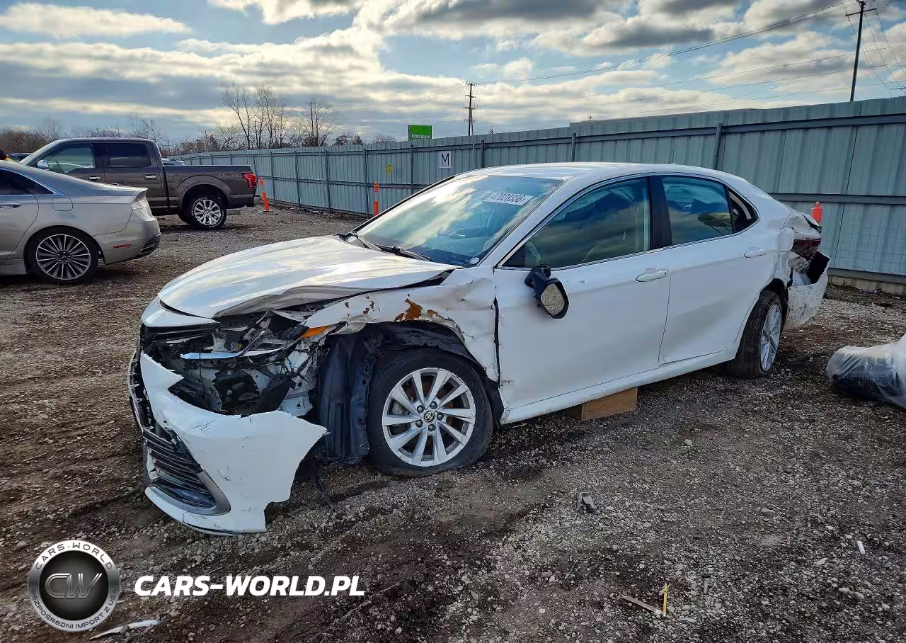 2022 Toyota Camry Le