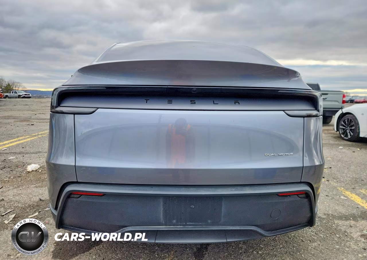 2026 Tesla Model Y VIN:7SAYGDEE3TA440357 - 6