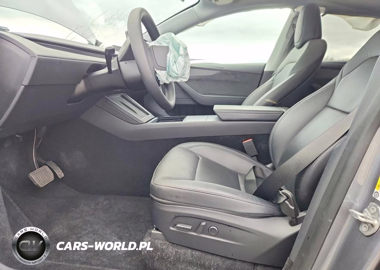 2026 Tesla Model Y VIN:7SAYGDEE3TA440357 - 7