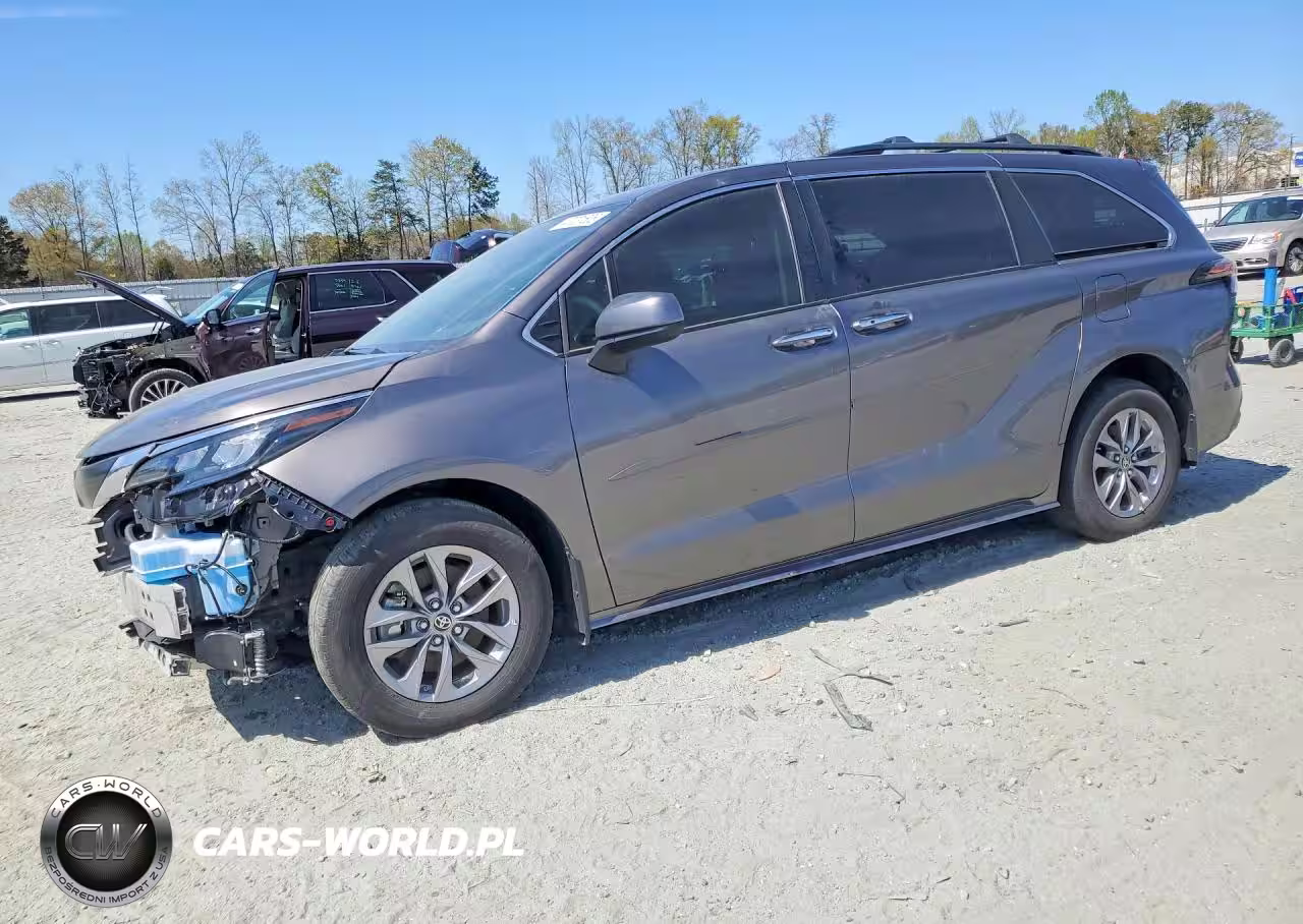 2024 Toyota Sienna Xle