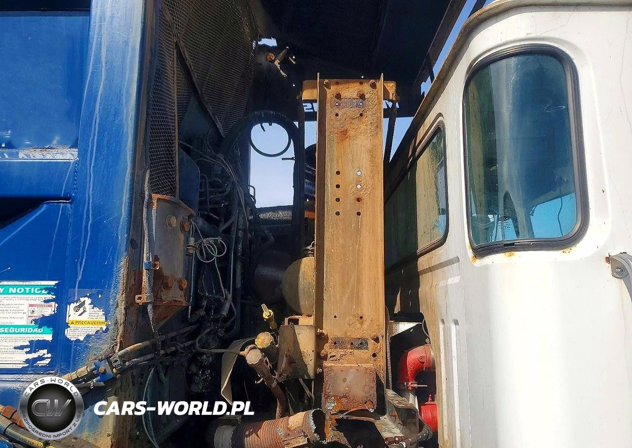 2012 Autocar Xpeditor Refuse Truck VIN:5VCACLLE0CH213558 - 6