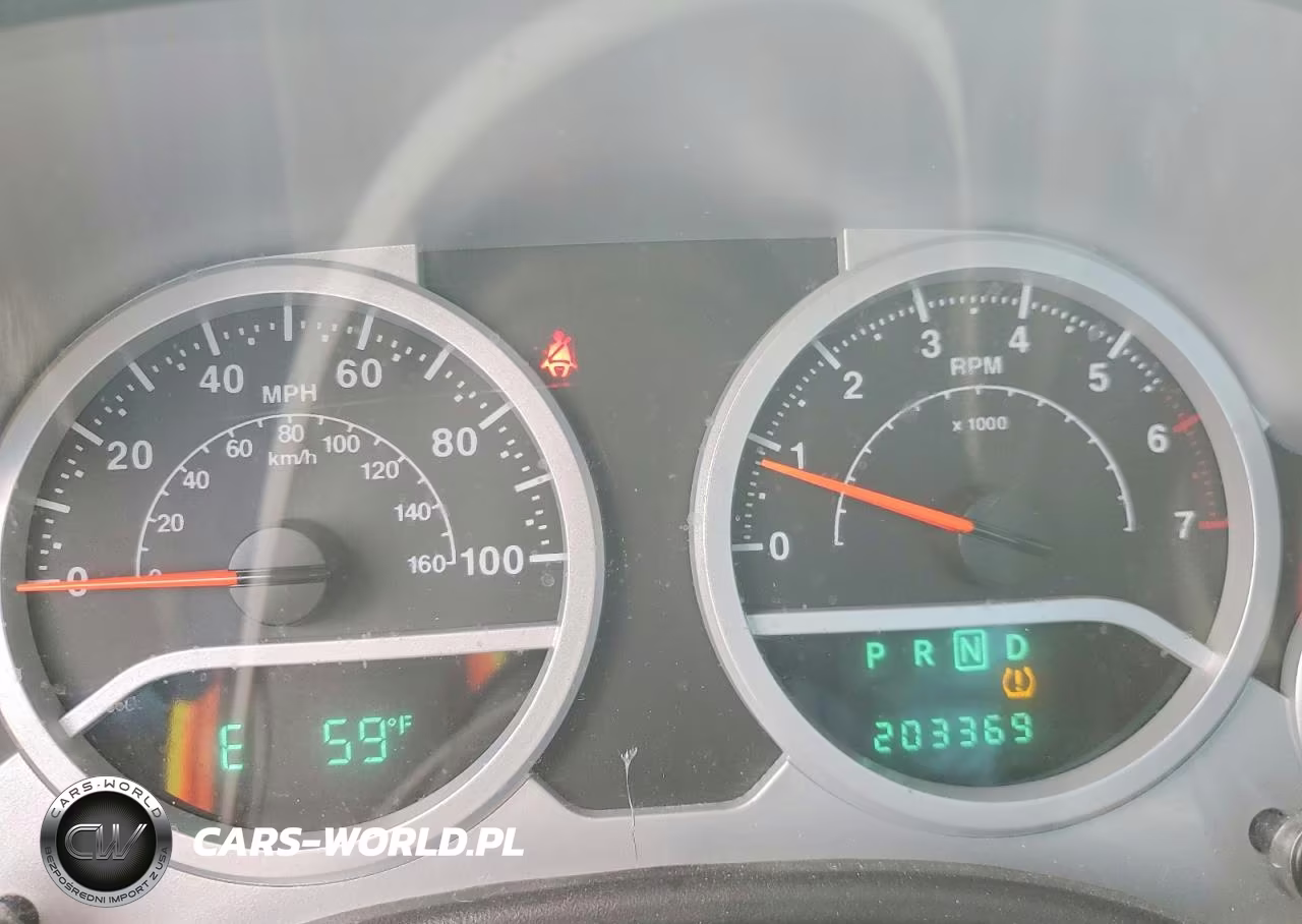 2010 Jeep Wrangler Unlimited Sahara VIN:1J4BA5H18AL205673 - 9