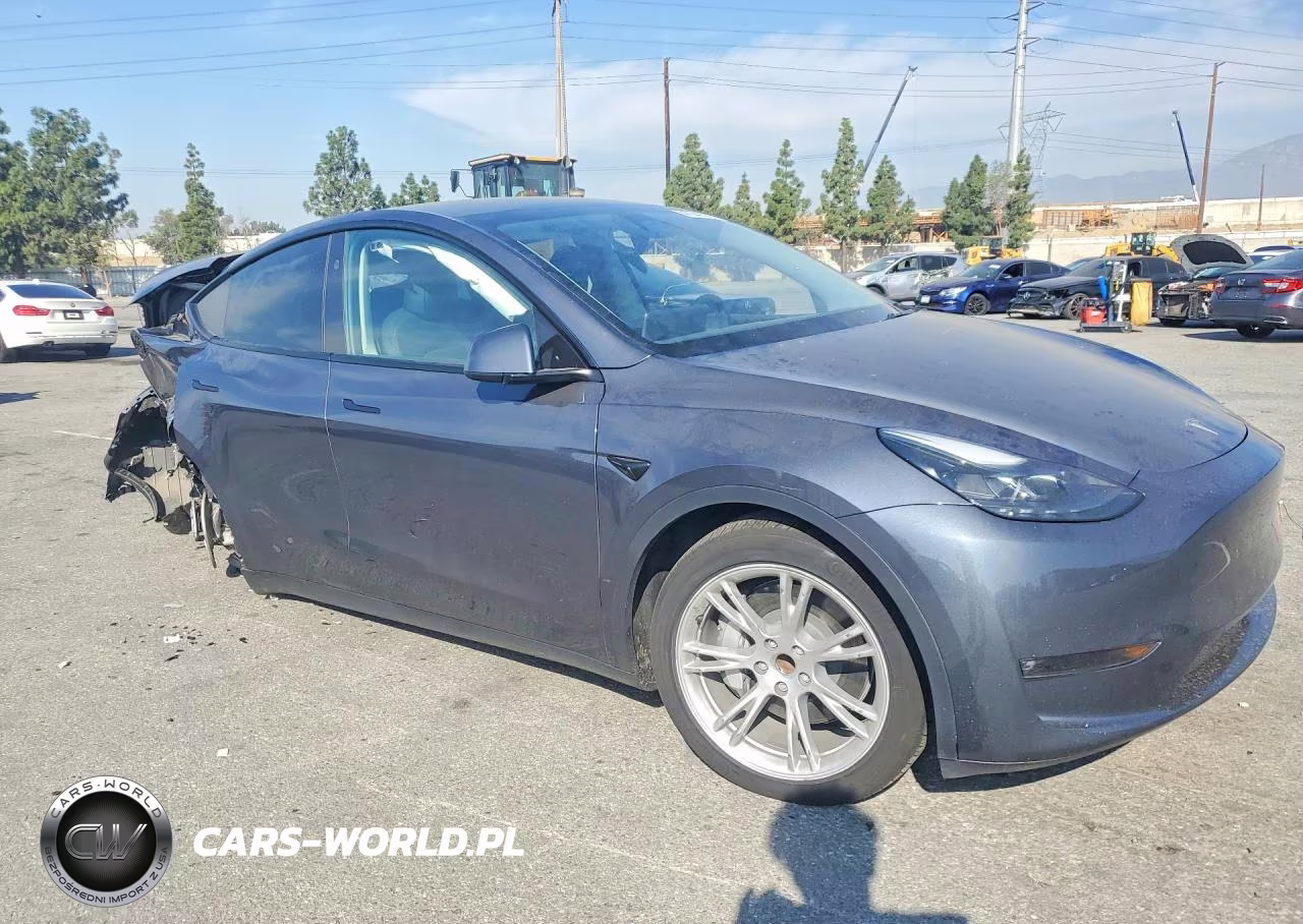 2023 Tesla Model Y VIN:7SAYGDED6PF957362 - 4