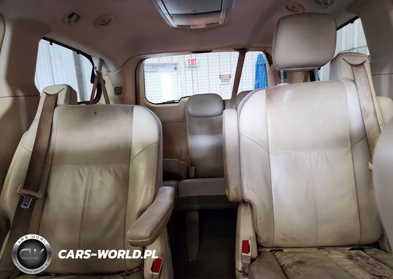 2008 Chrysler Town & Country Limited VIN:2A8HR64X68R645927 - 10