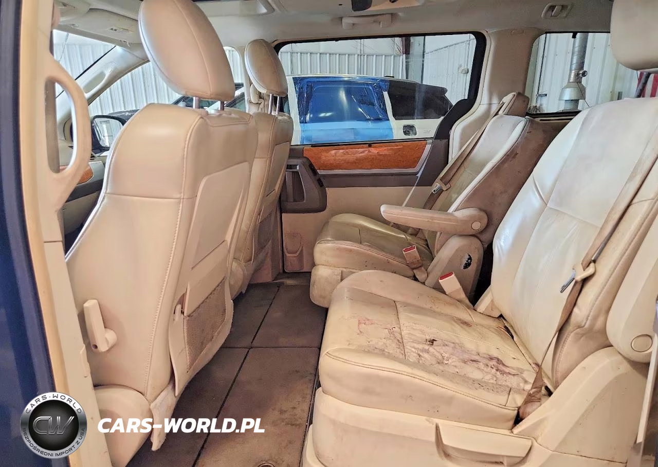 2008 Chrysler Town & Country Limited VIN:2A8HR64X68R645927 - 11