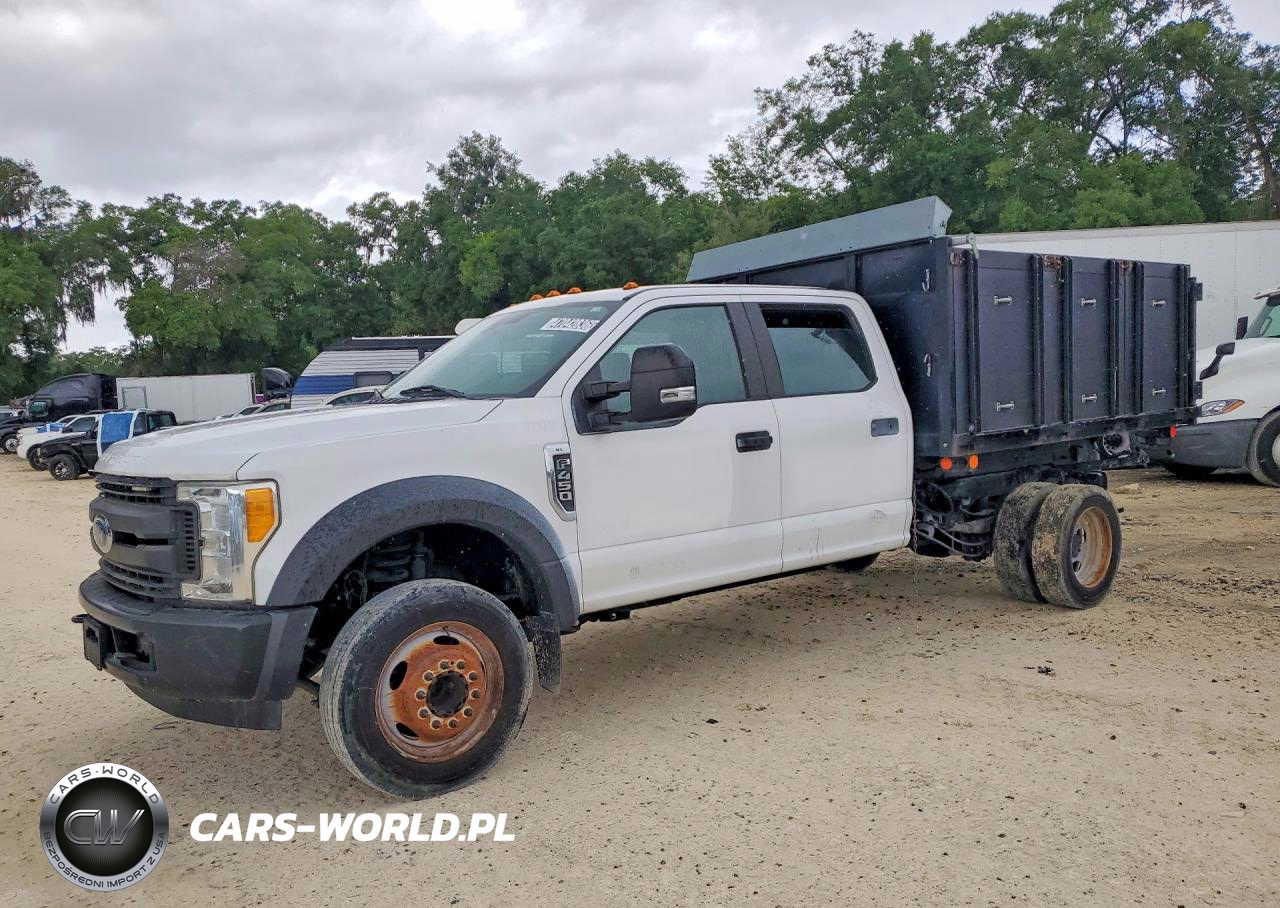 2017 Ford F450 Super Duty Flatbed Truck