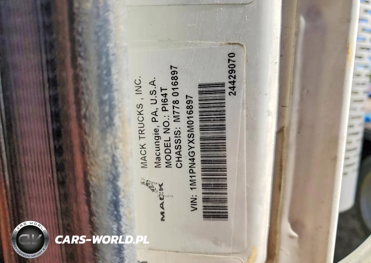 2025 Mack Pinnacle Semi Truck VIN:1M1PN4GYXSM016897 - 10