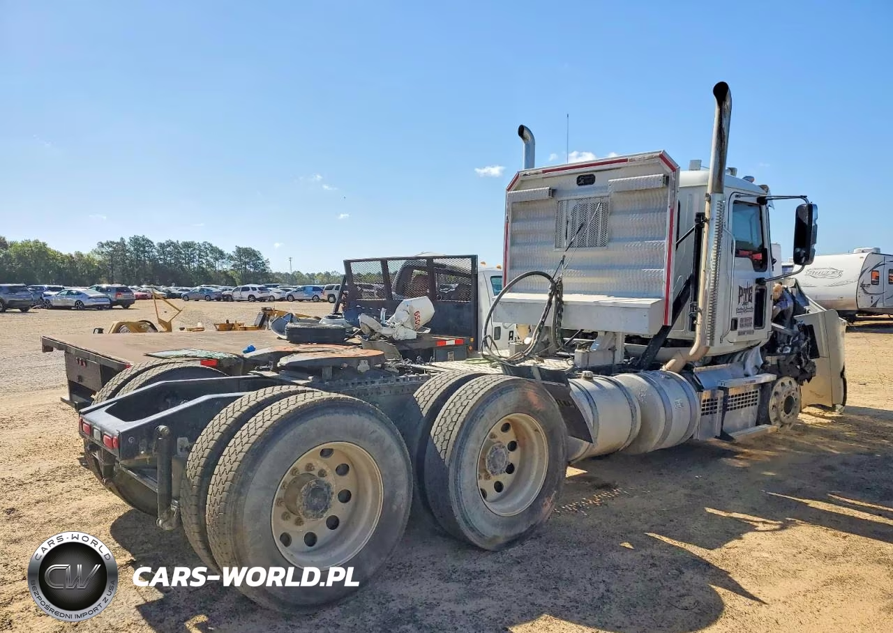 2025 Mack Pinnacle Semi Truck VIN:1M1PN4GYXSM016897 - 4