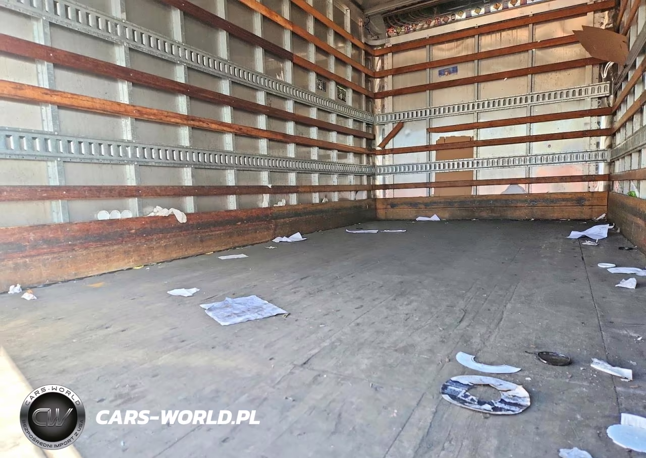 2015 Mitsubishi Fuso Fec72S Box Truck VIN:JL6BNG1AXFK000229 - 11