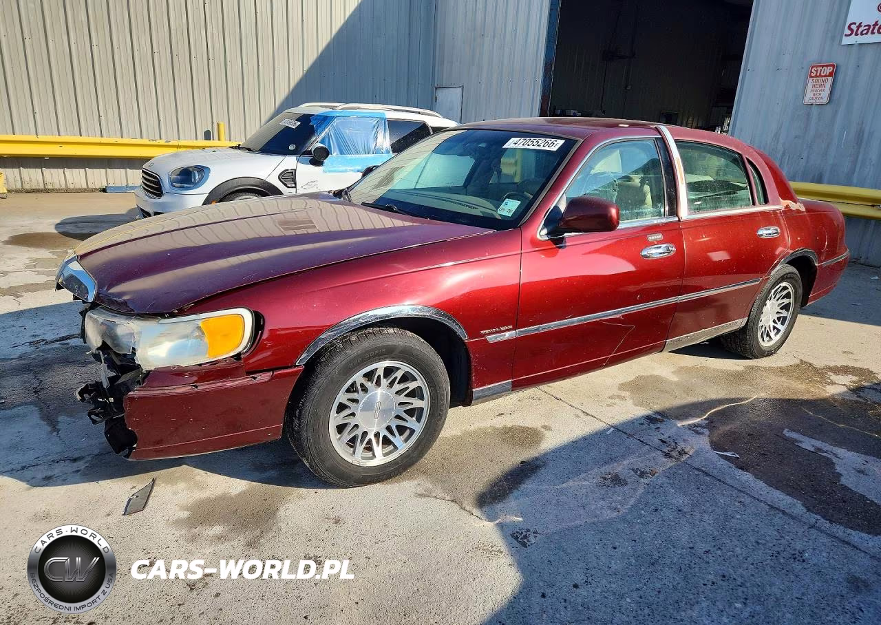 2000 Lincoln Town Car Signature