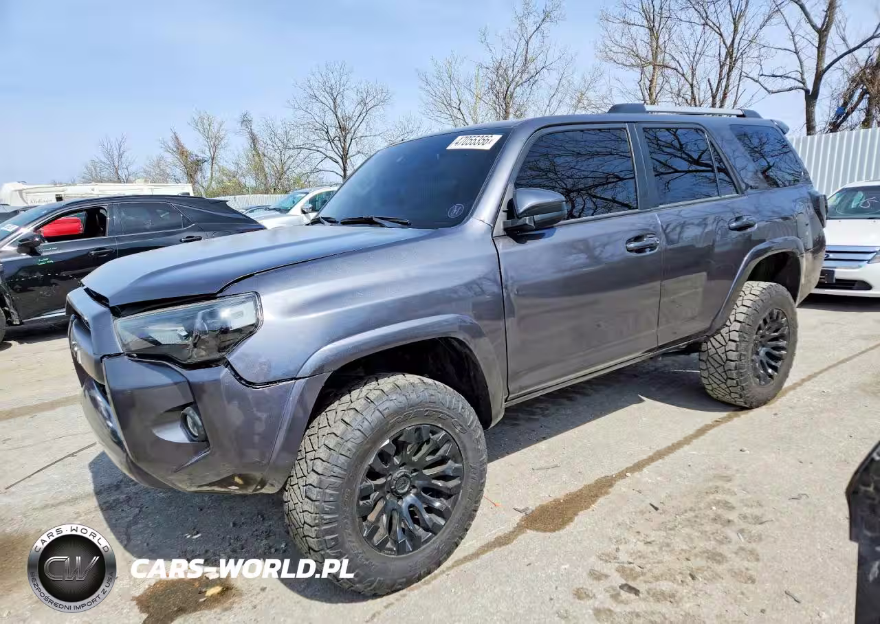 2023 Toyota 4Runner Se