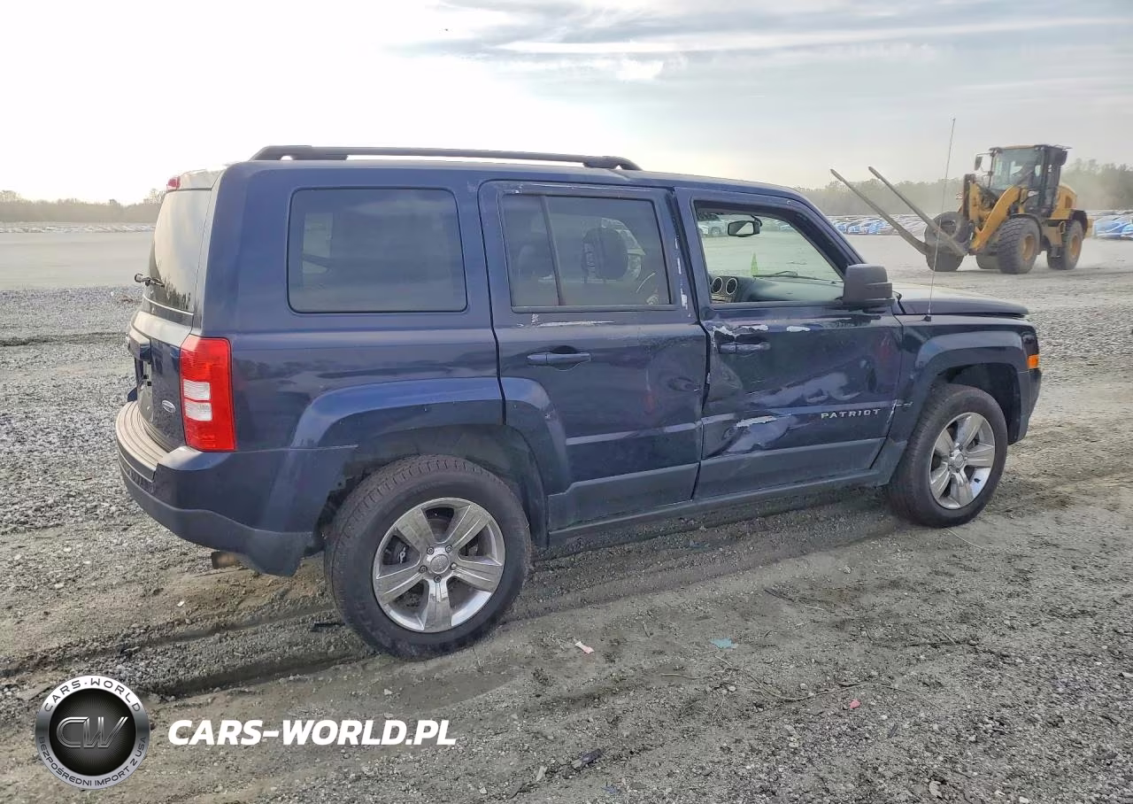 2016 Jeep Patriot Latitude VIN:1C4NJRFB7GD767573 - 3