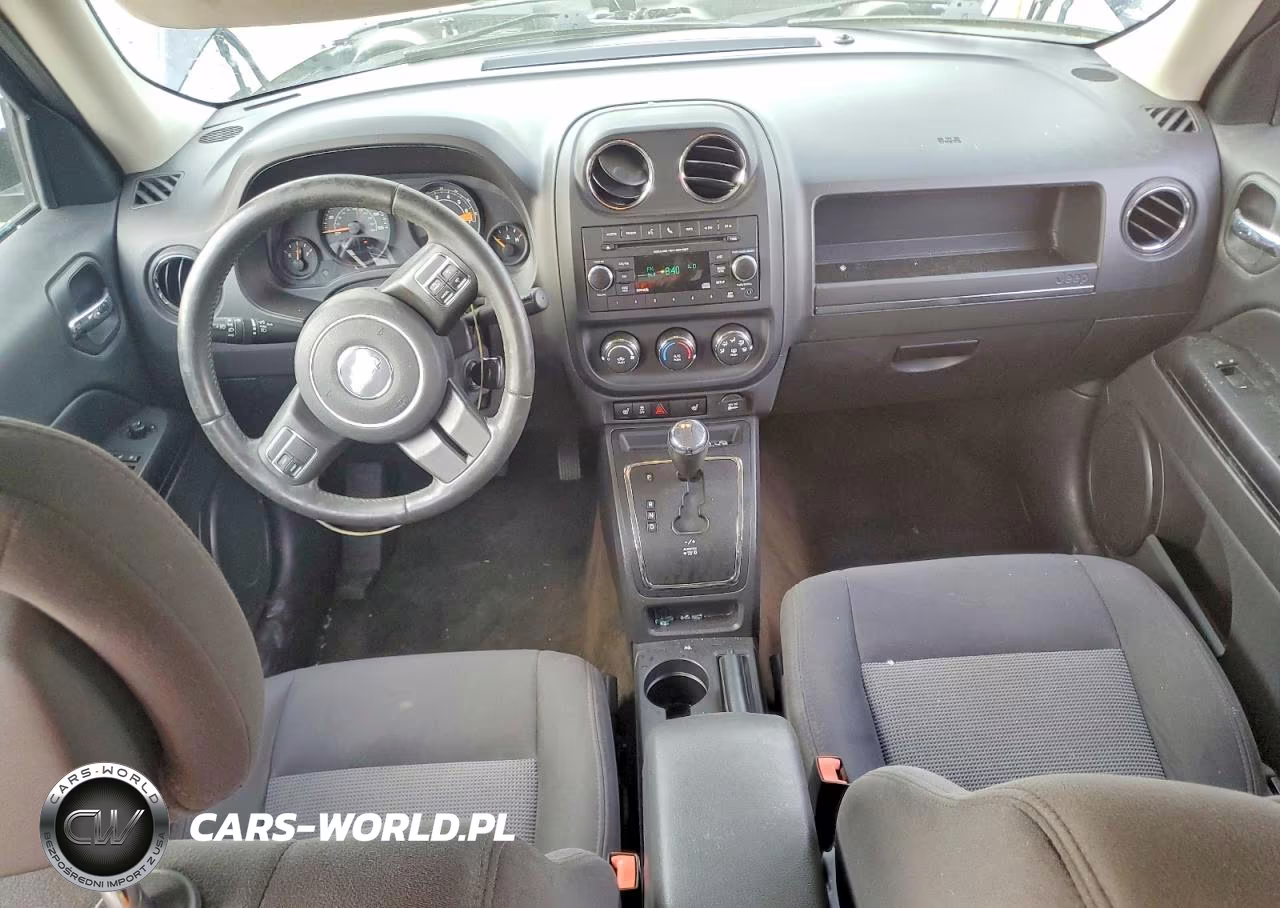 2016 Jeep Patriot Latitude VIN:1C4NJRFB7GD767573 - 8