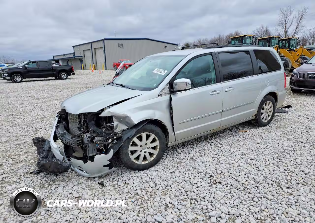 2011 Chrysler Town & Country Touring L
