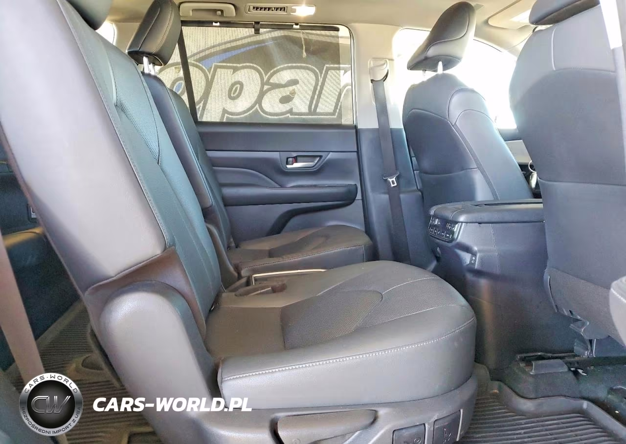 2024 Toyota Grand Highlander Platinum VIN:5TDAAAB59RS037851 - 11