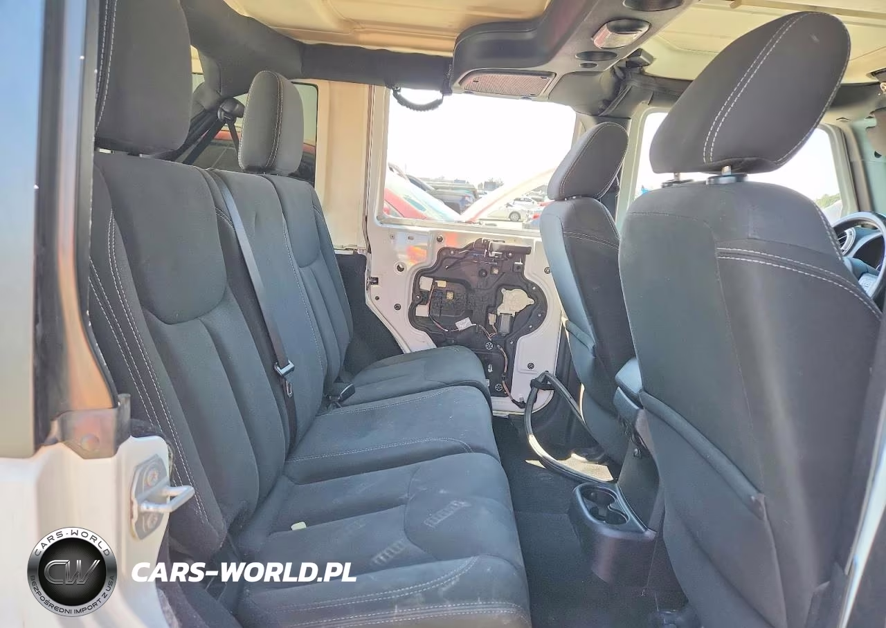 2016 Jeep Wrangler Unlimited Sahara VIN:1C4BJWEG0GL144865 - 10