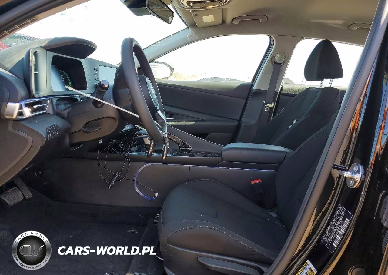 2025 Hyundai Elantra Hybrid Blue VIN:KMHLM4DJ6SU143778 - 7