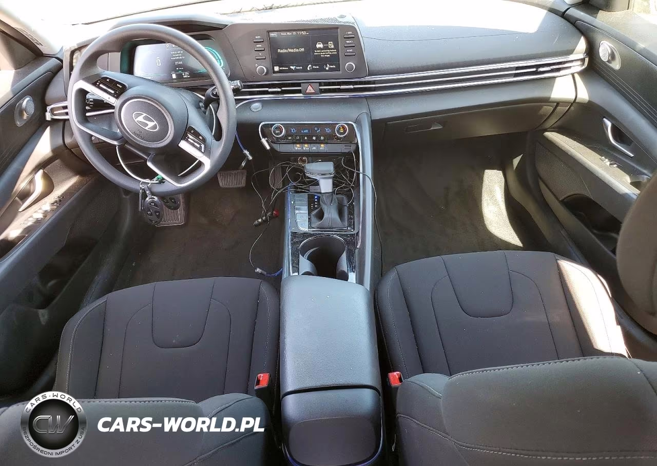 2025 Hyundai Elantra Hybrid Blue VIN:KMHLM4DJ6SU143778 - 8