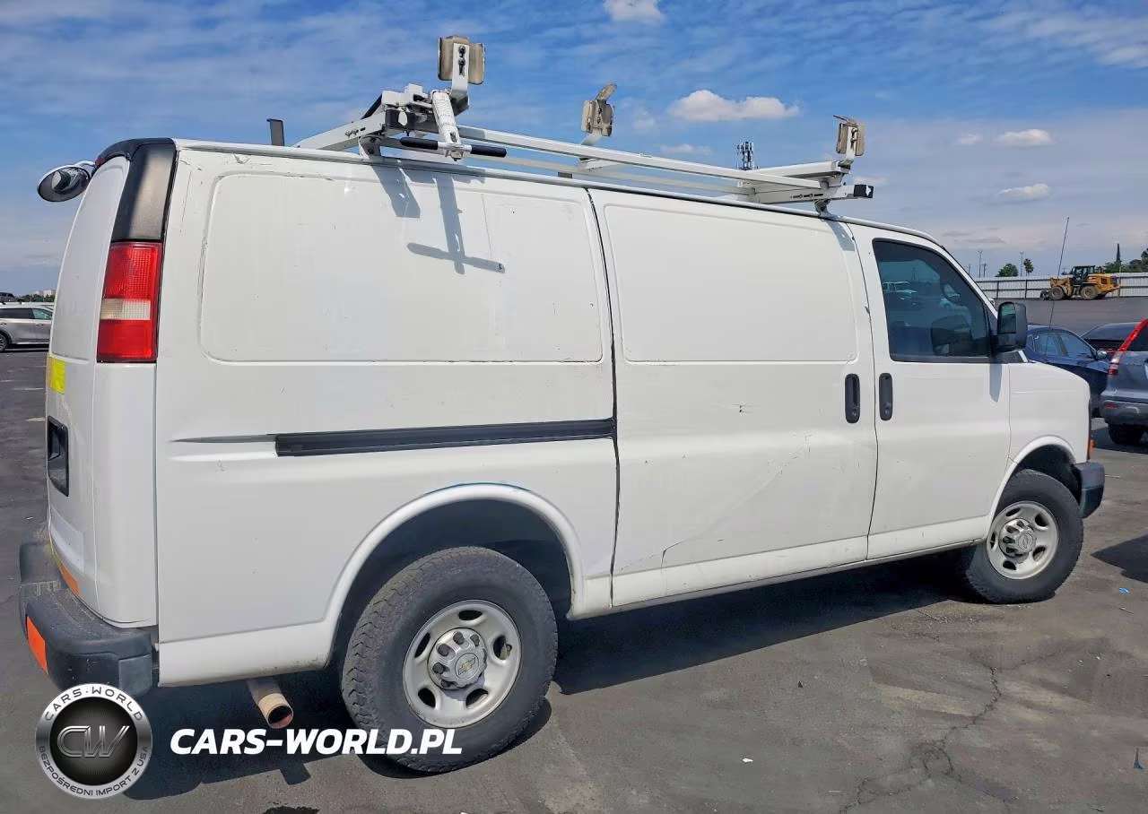 2013 Chevrolet Express 2500 Cargo Utility - Service Van VIN:1GCWGFCA0D1140997 - 3