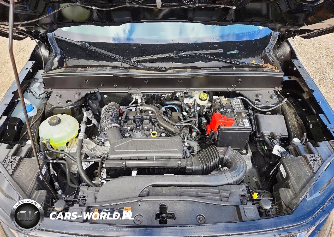 2025 Ford Bronco Sport Outer Banks VIN:3FMCR9CN7SRE69180 - 12