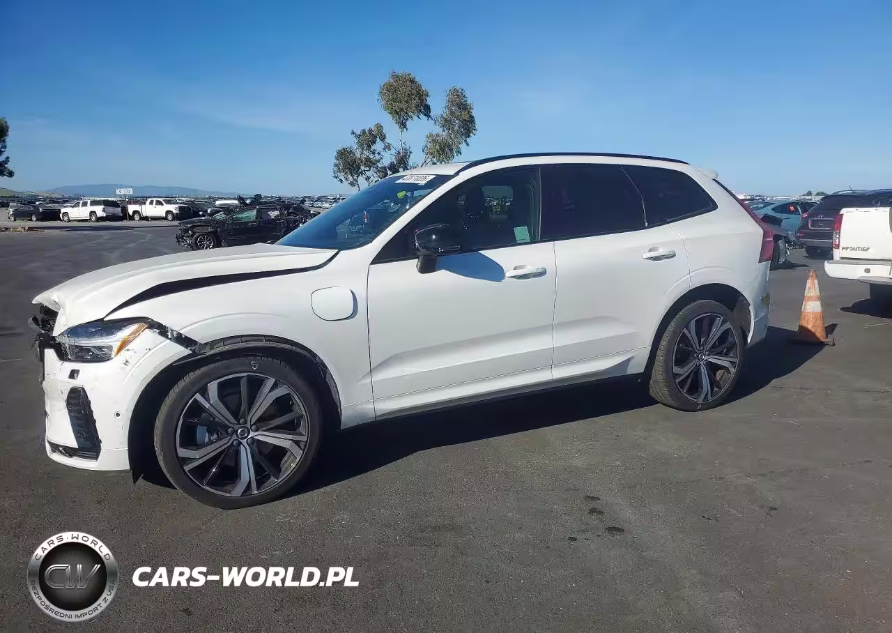 2022 Volvo Xc60 T8 Recharge R-Design